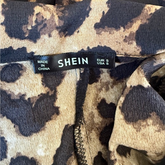 SHEIN cheetah print Vneck romper - Picture 3 of 4